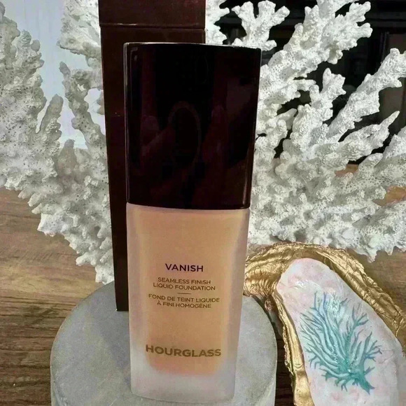 Hourglass Vanish Seamless Finish Liquid Foundation~ Golden Tan ~ NEW in box! - Picture 5 of 7